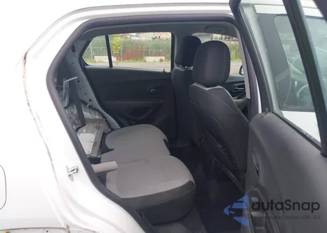 2015 Chevrolet Trax 1Ls z USA, uszkodzony, nr VIN KL7CJKSB1FB070752